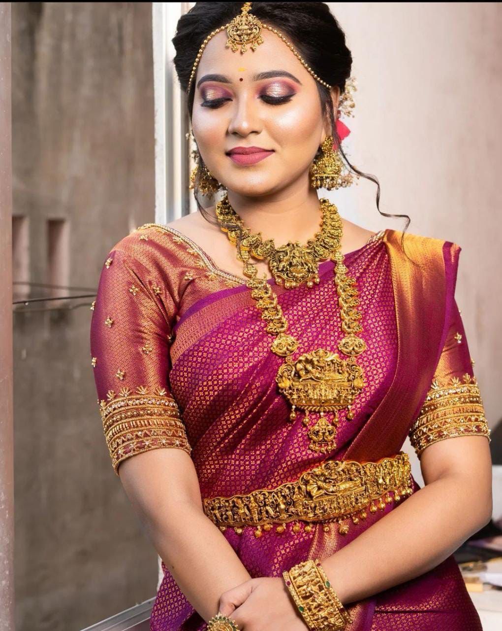 Blissful Dark Pink Soft Silk Saree With Majestic Blouse Piece