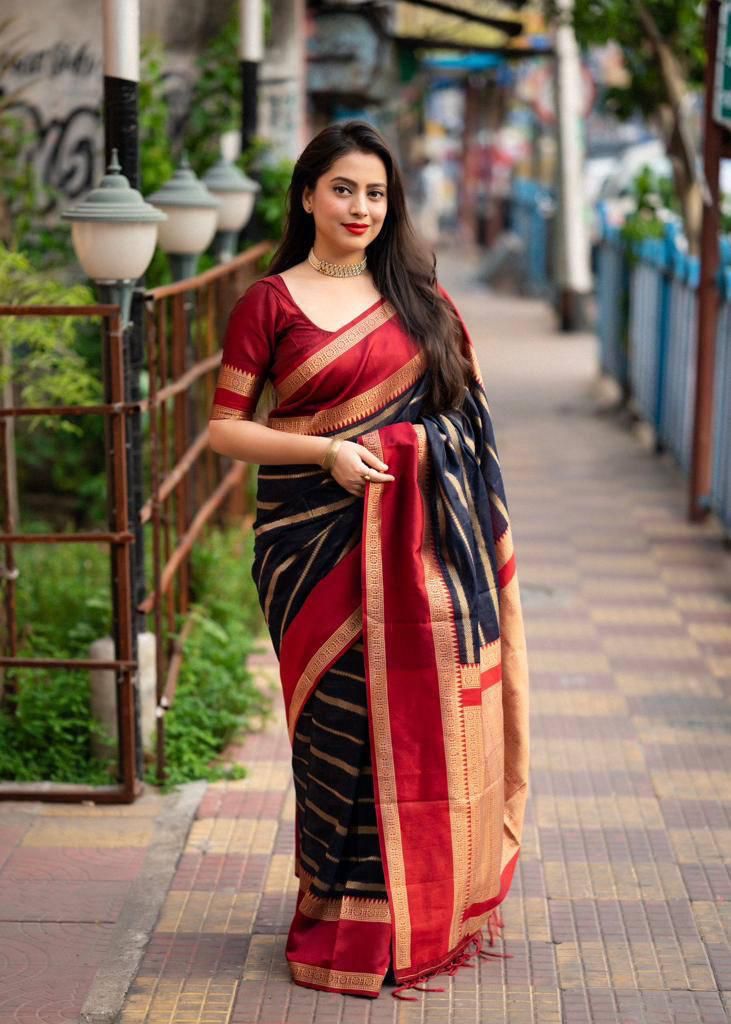 Radiant Navy Blue Soft Silk Saree With Majestic Blouse Piece