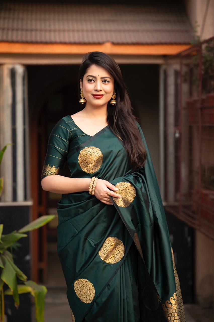Murmurous Dark Green Soft Silk Saree With Mesmeric Blouse Piece