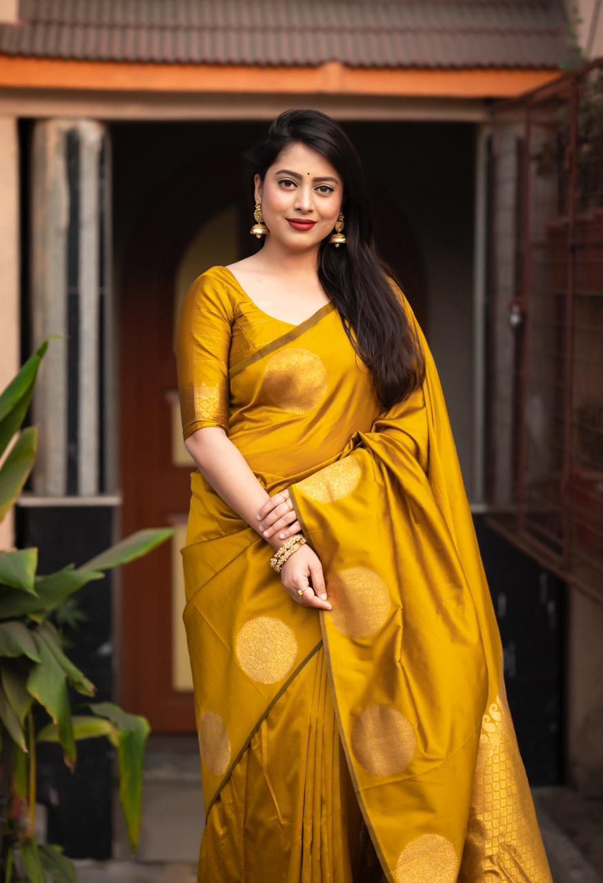 Propinquity Yellow Soft Silk Saree With Ratatouille Blouse Piece