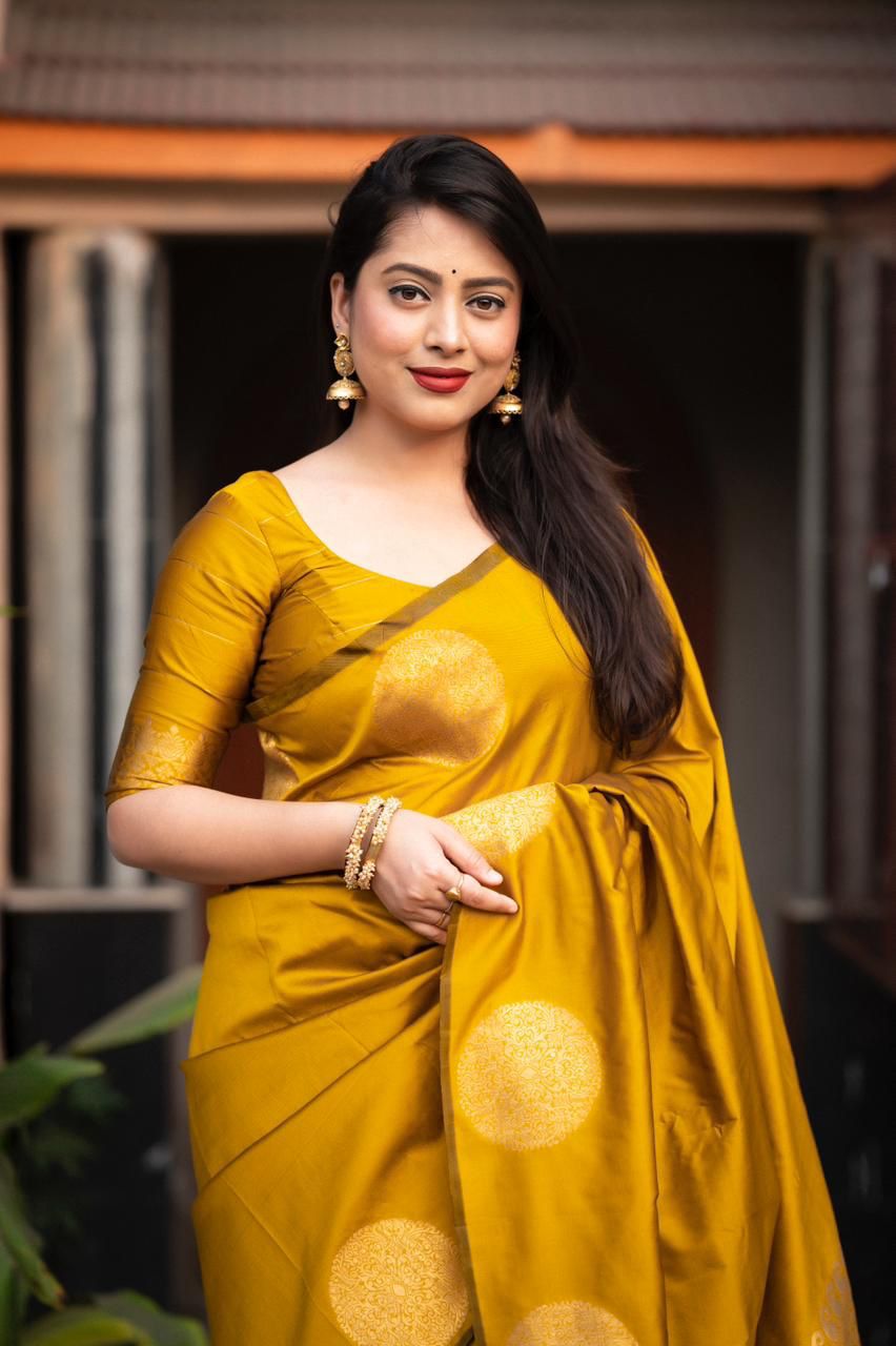 Propinquity Yellow Soft Silk Saree With Ratatouille Blouse Piece