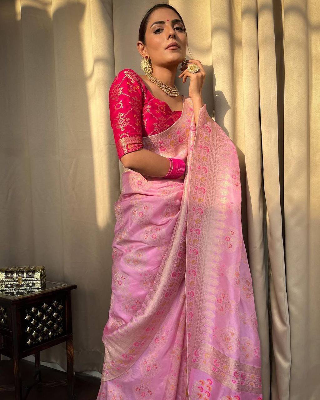 Sonorous Pink Soft Silk Saree With Majesty Blouse Piece