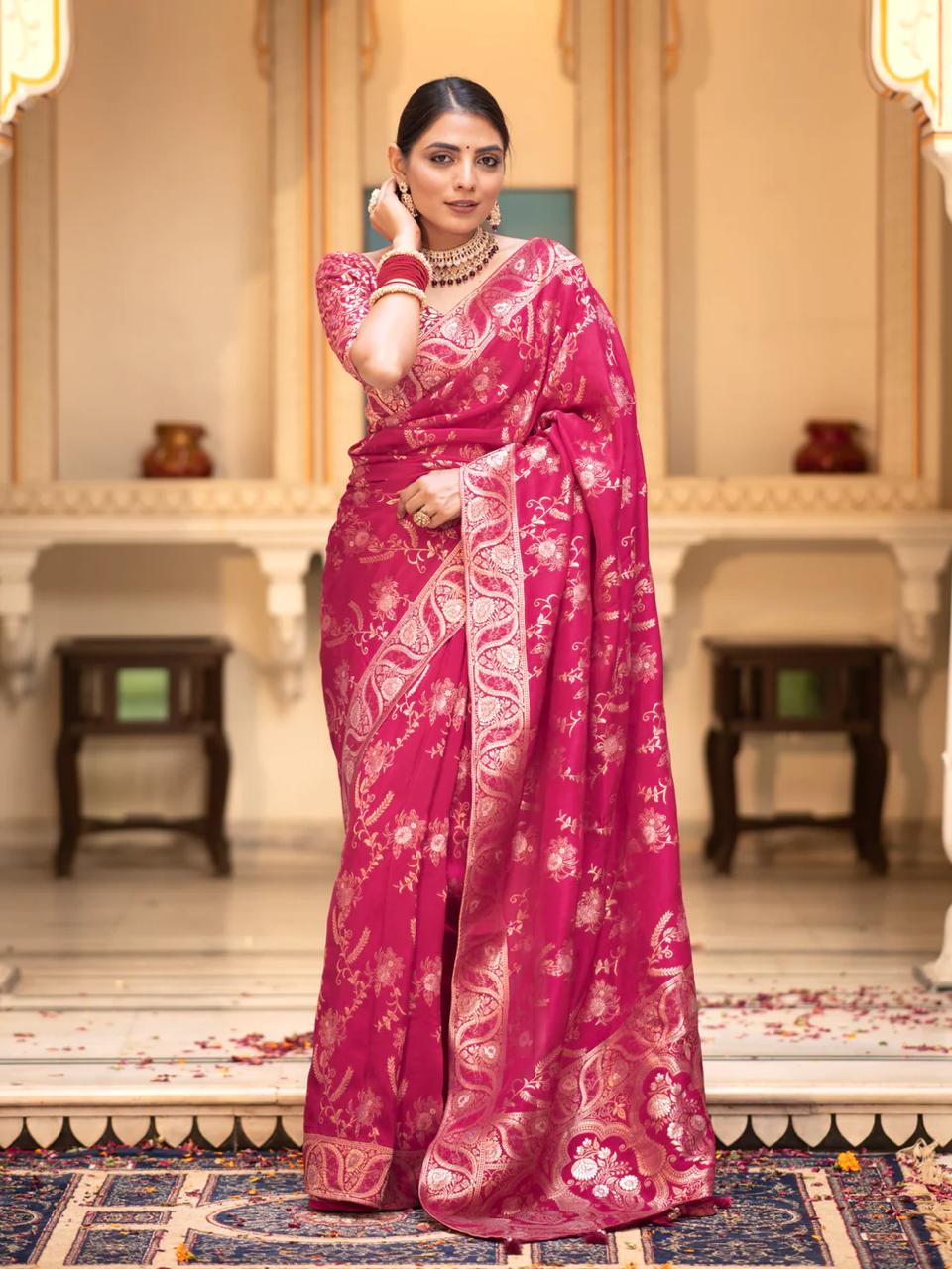 Nebula Dark Pink Soft Silk Saree With Chatoyant Blouse Piece