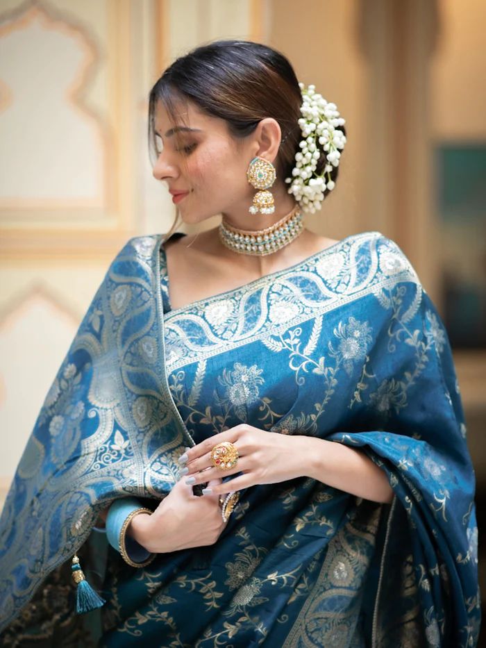 Nectarous Rama Soft Silk Saree With Embrocation Blouse Piece