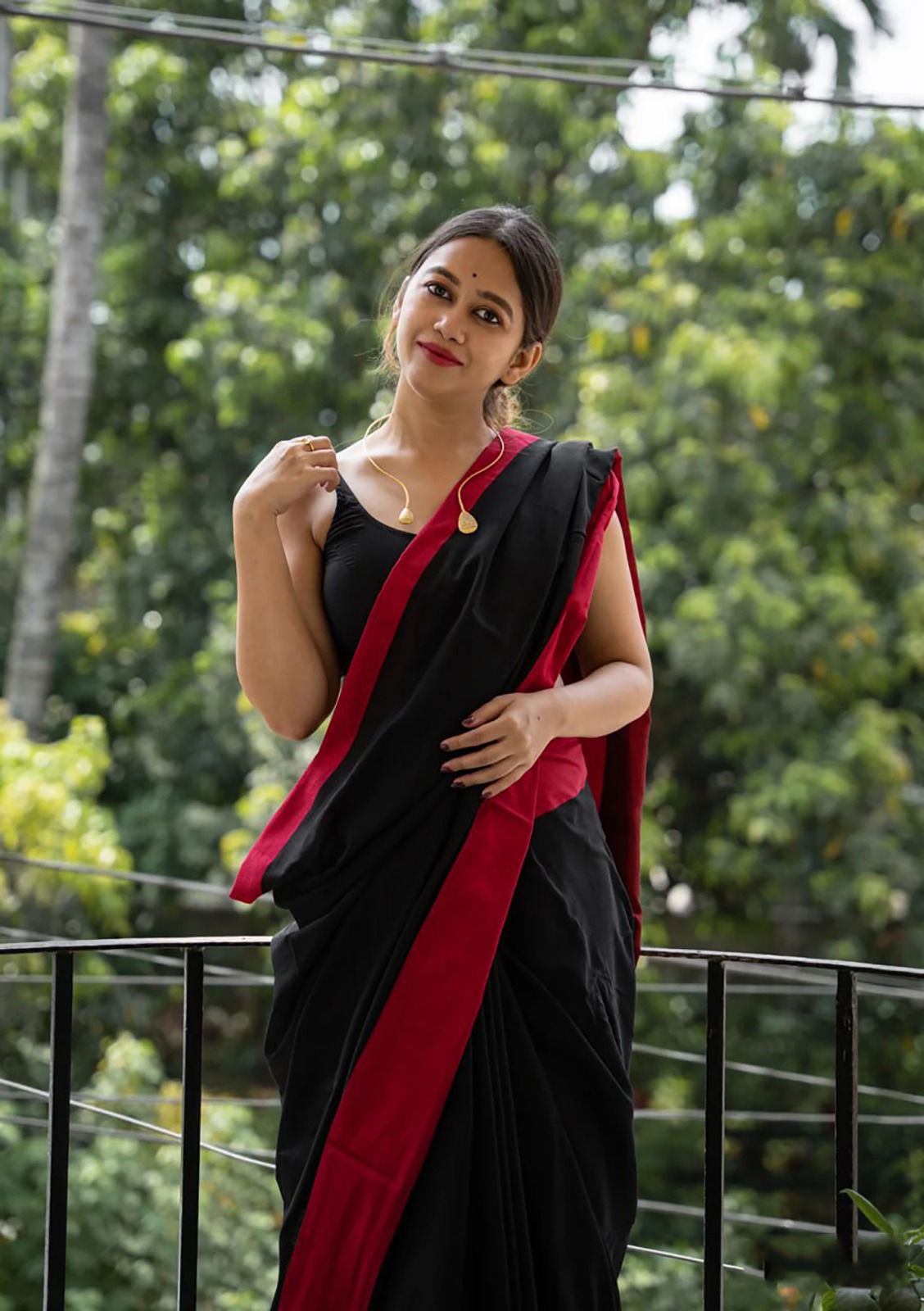 Rock Black Maheshawari Cotton Silk Saree