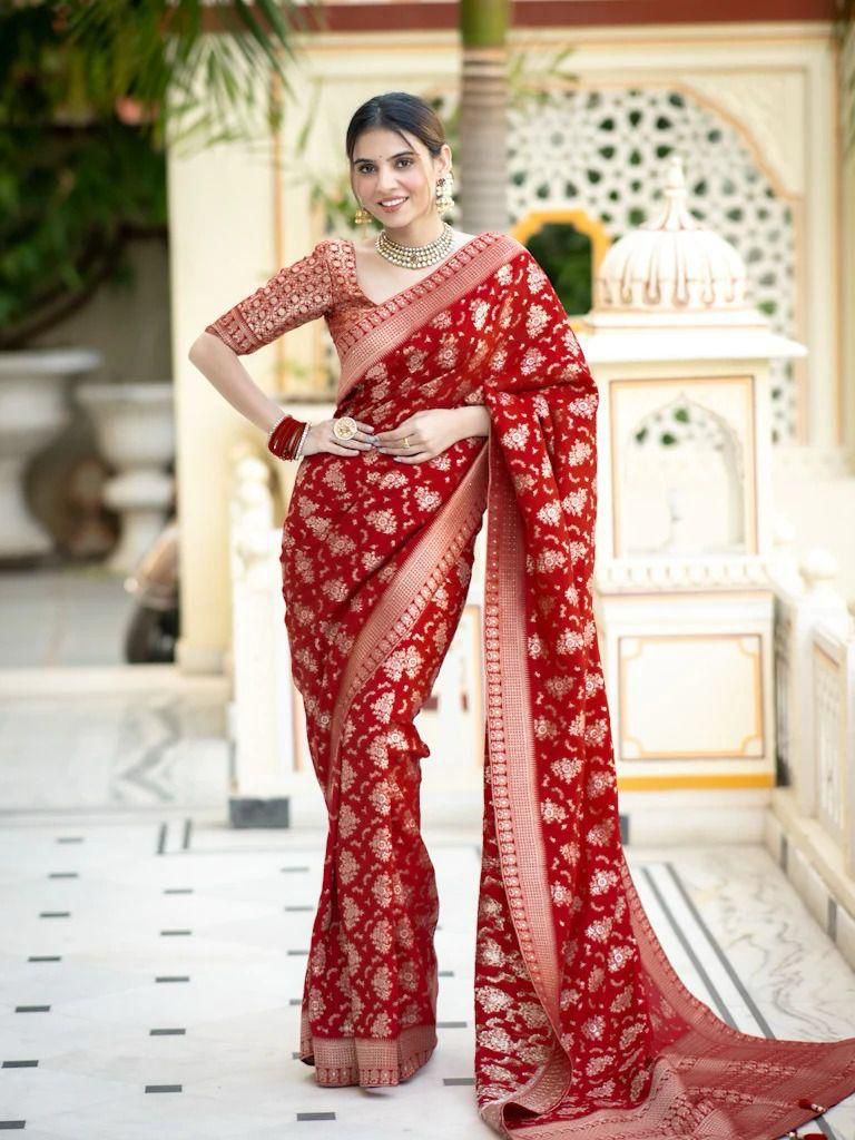 Piquant Red Soft Silk Saree With Splendorous Blouse Piece