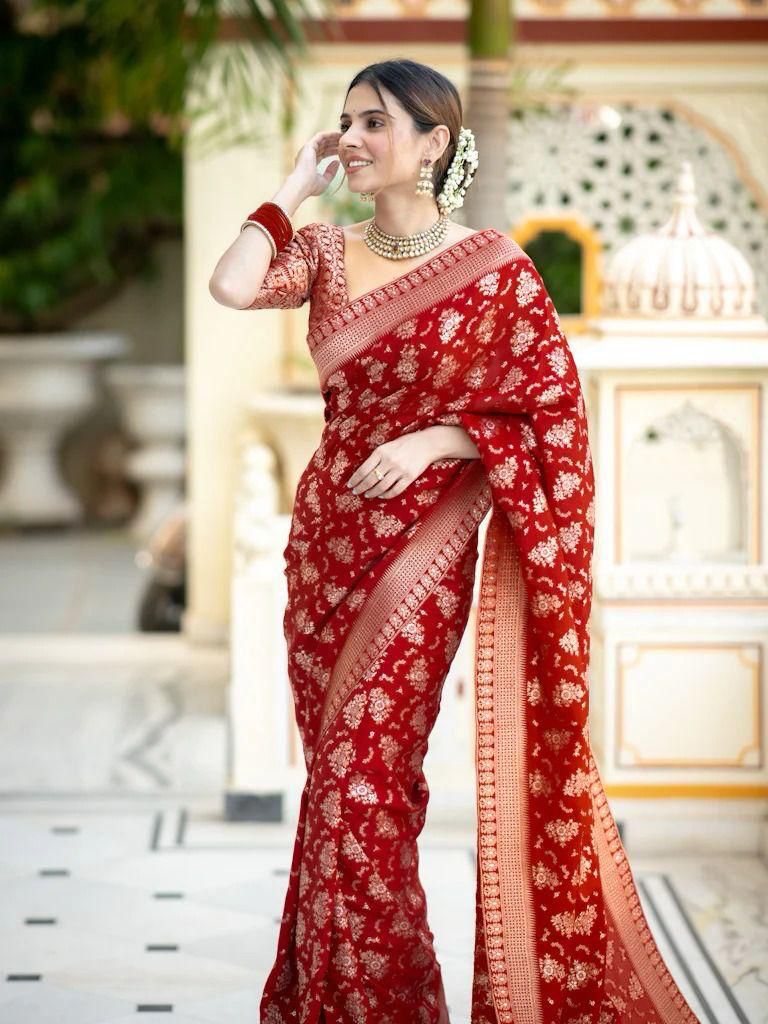 Piquant Red Soft Silk Saree With Splendorous Blouse Piece