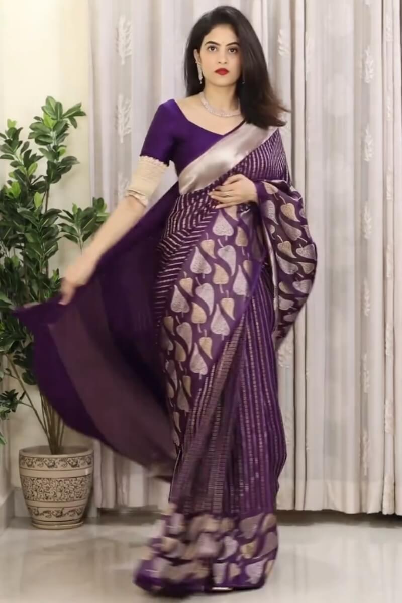 Magnificat Purple Soft Silk Saree With Snappy Blouse Piece