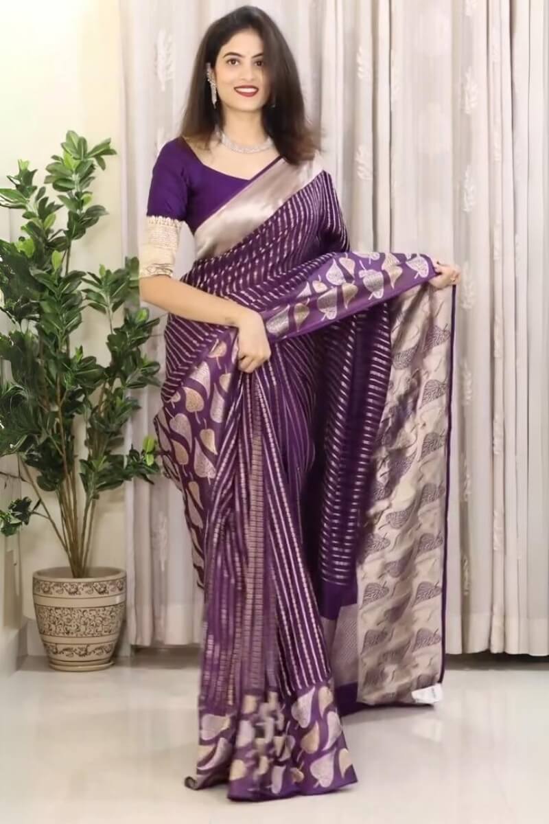 Magnificat Purple Soft Silk Saree With Snappy Blouse Piece