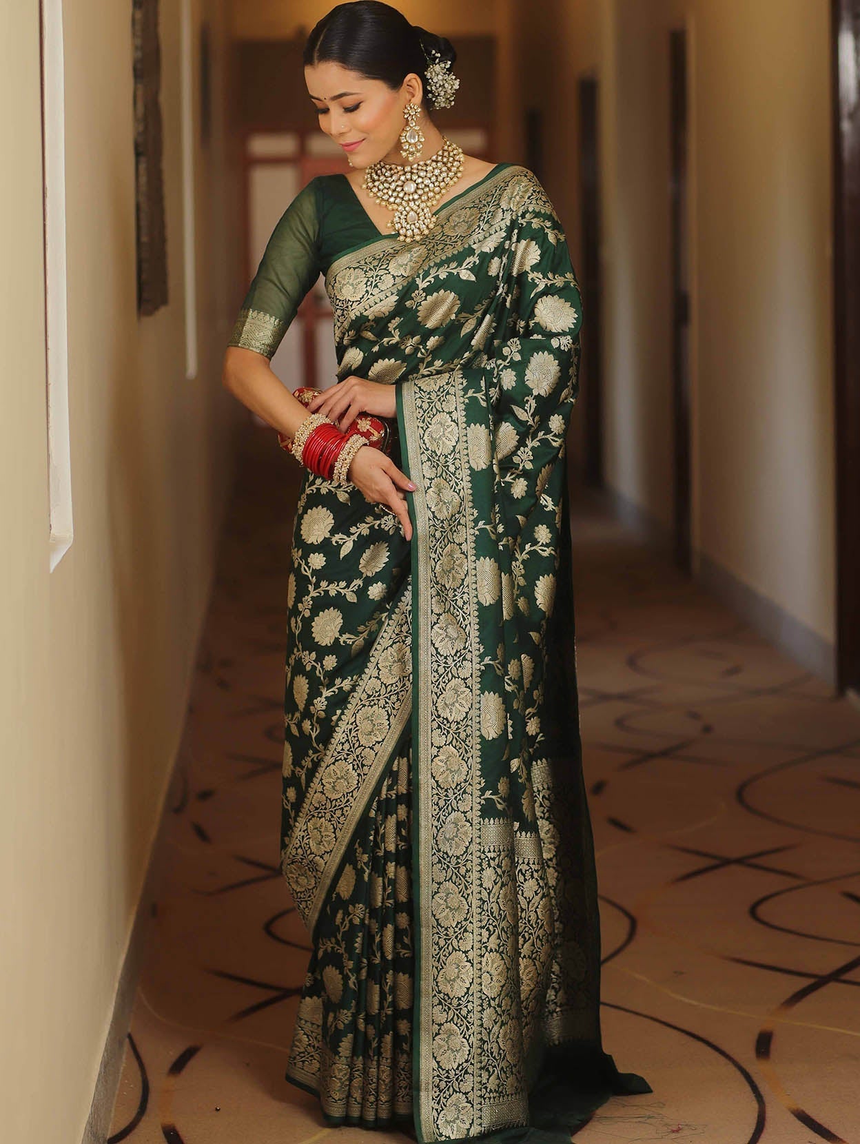 Imaginative Dark Green Soft Silk Saree With Tremendous Blouse Piece