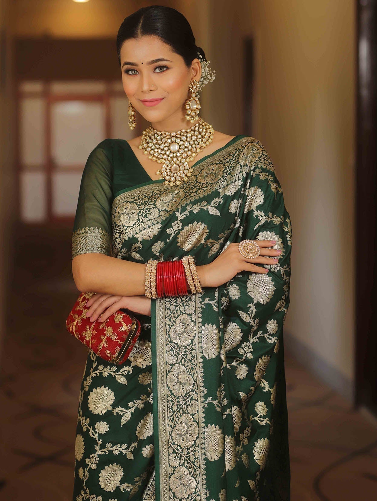Imaginative Dark Green Soft Silk Saree With Tremendous Blouse Piece