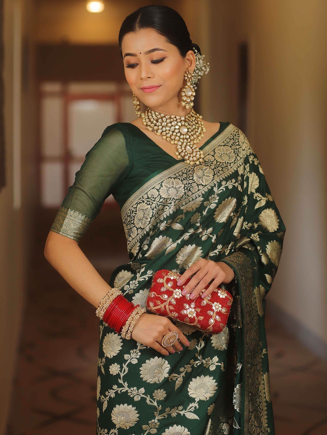 Imaginative Dark Green Soft Silk Saree With Tremendous Blouse Piece