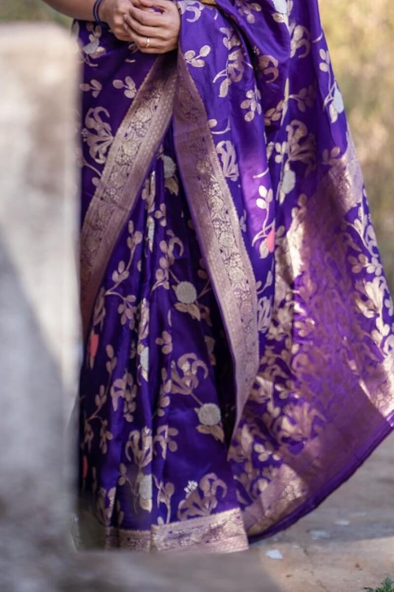 Magnetic Purple Soft Silk Saree With Elegant Blouse Piece