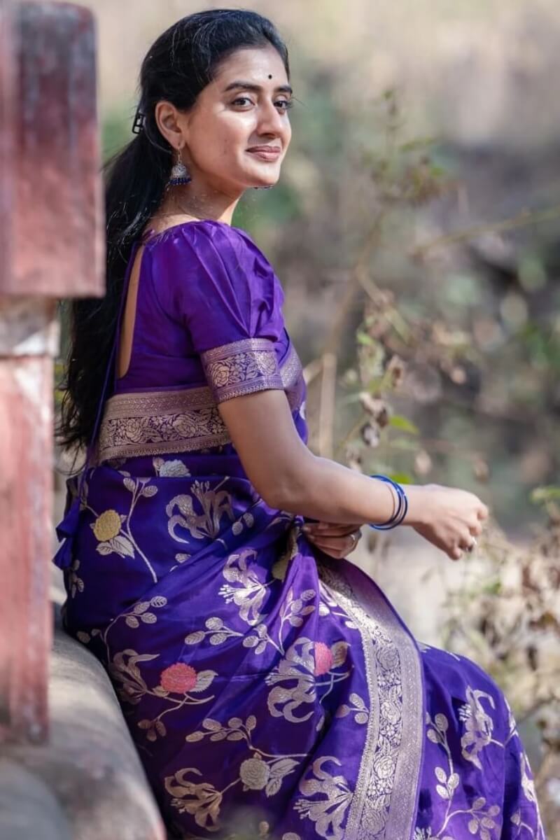 Magnetic Purple Soft Silk Saree With Elegant Blouse Piece