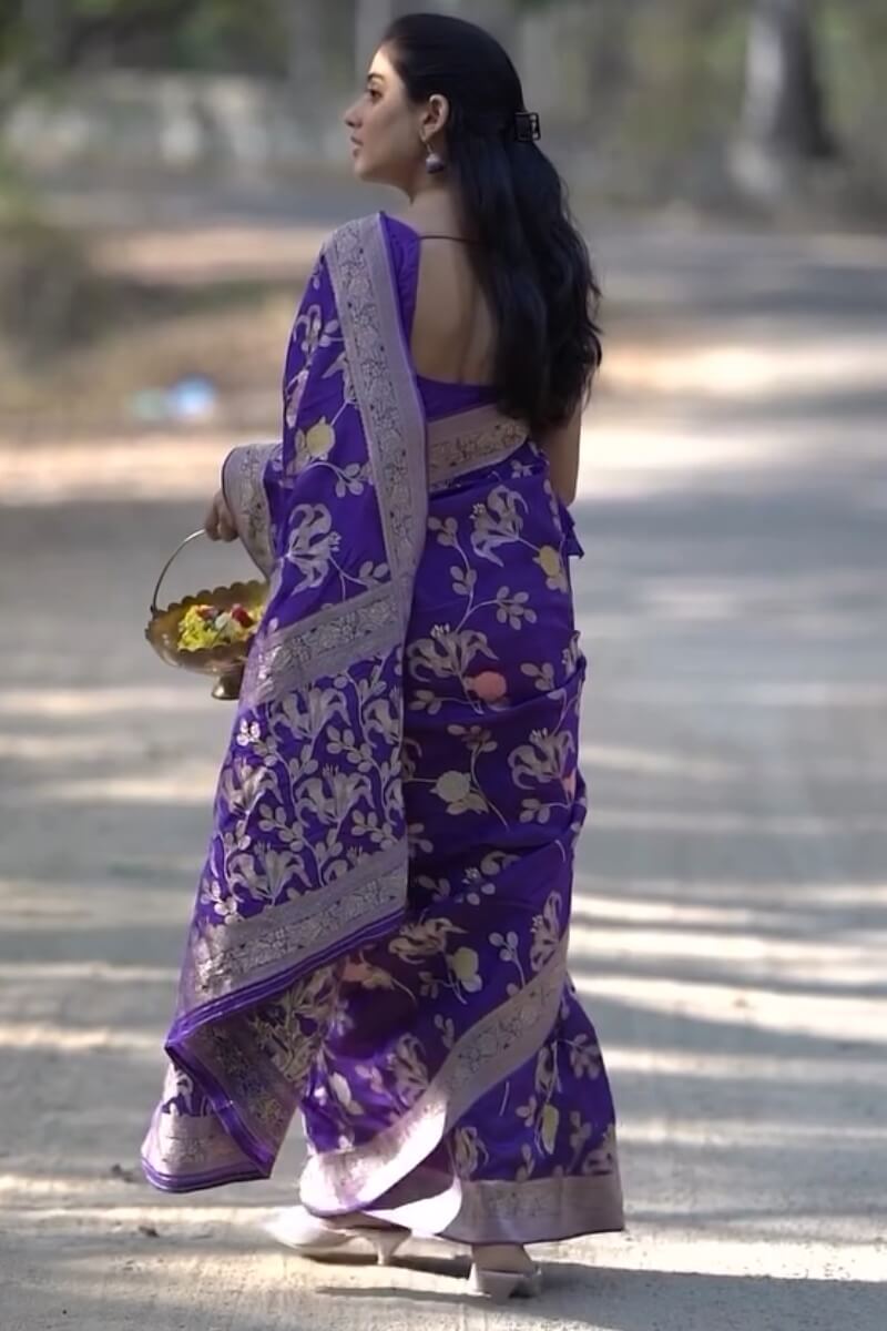 Magnetic Purple Soft Silk Saree With Elegant Blouse Piece