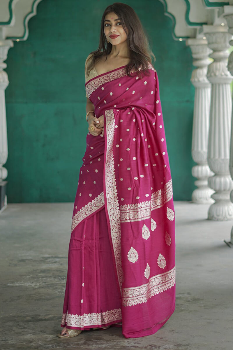 Gratifying Dark Pink Linen Silk Saree With Admirable Blouse Piece