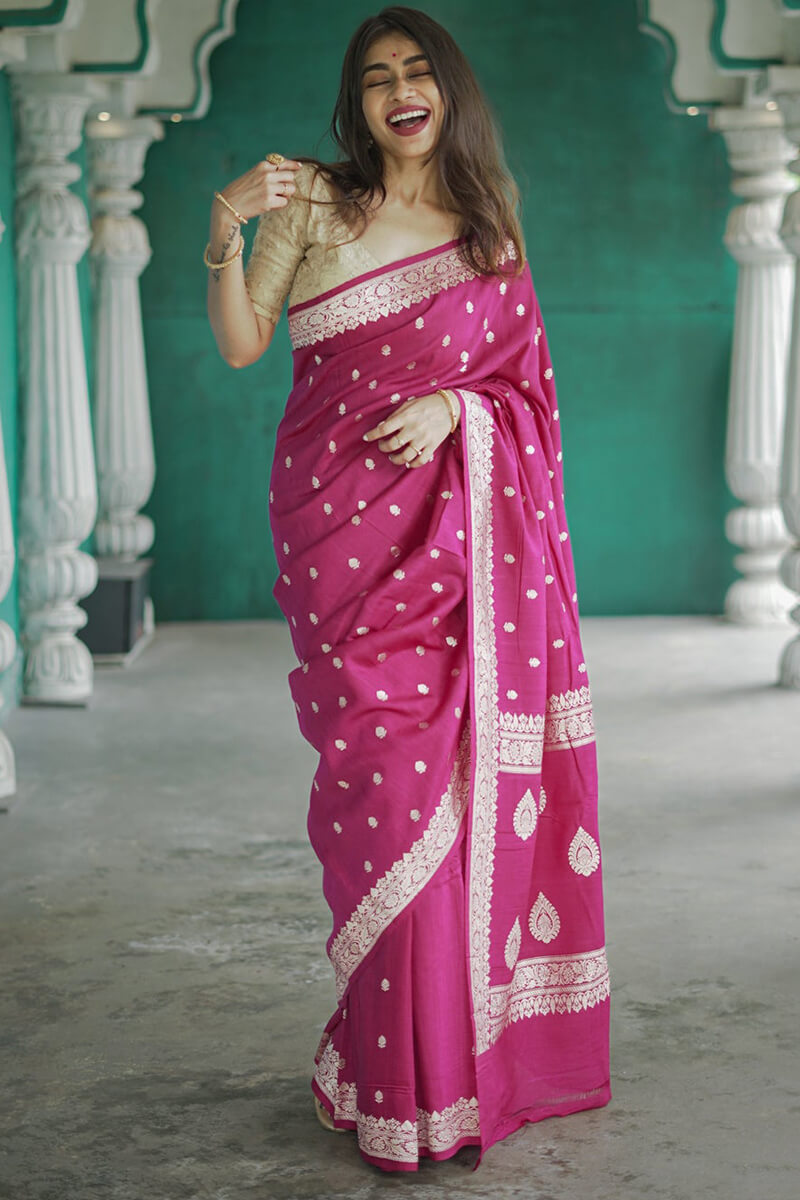Gratifying Dark Pink Linen Silk Saree With Admirable Blouse Piece