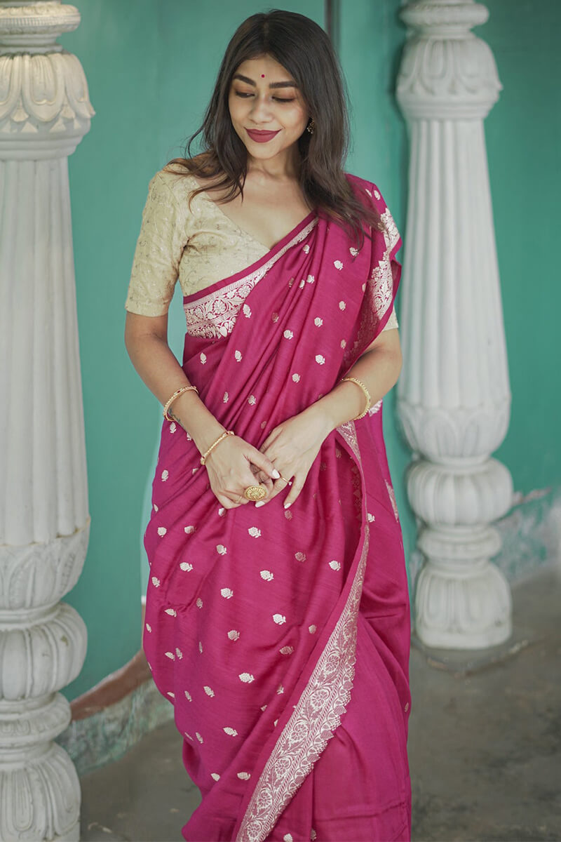 Gratifying Dark Pink Linen Silk Saree With Admirable Blouse Piece