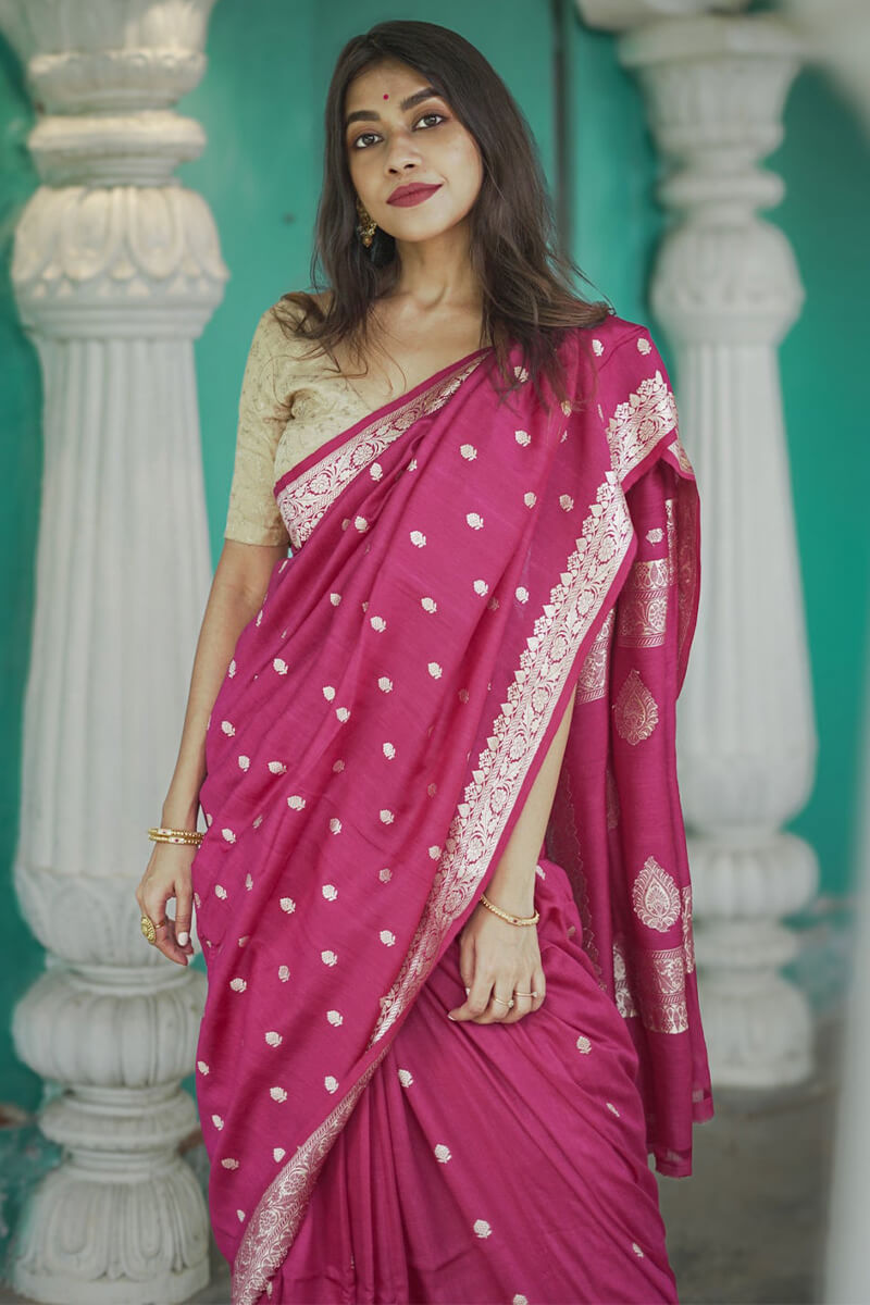 Gratifying Dark Pink Linen Silk Saree With Admirable Blouse Piece