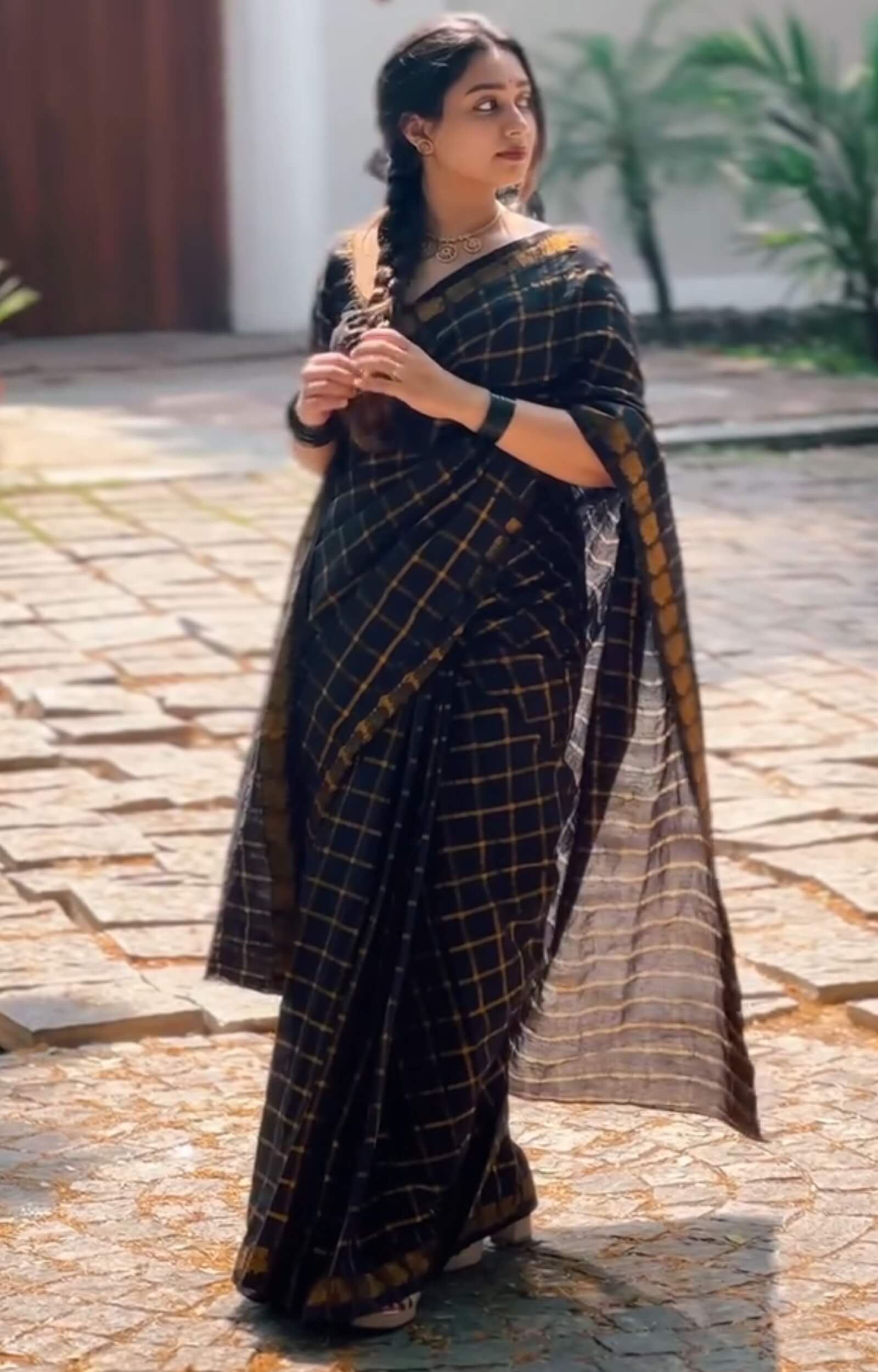 Precious Black Cotton Silk Saree With Denouement Blouse Piece