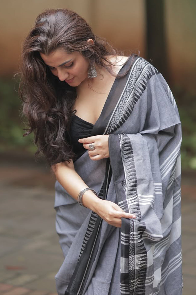 Alluring Grey Cotton Silk Saree With Dazzling Blouse Piece