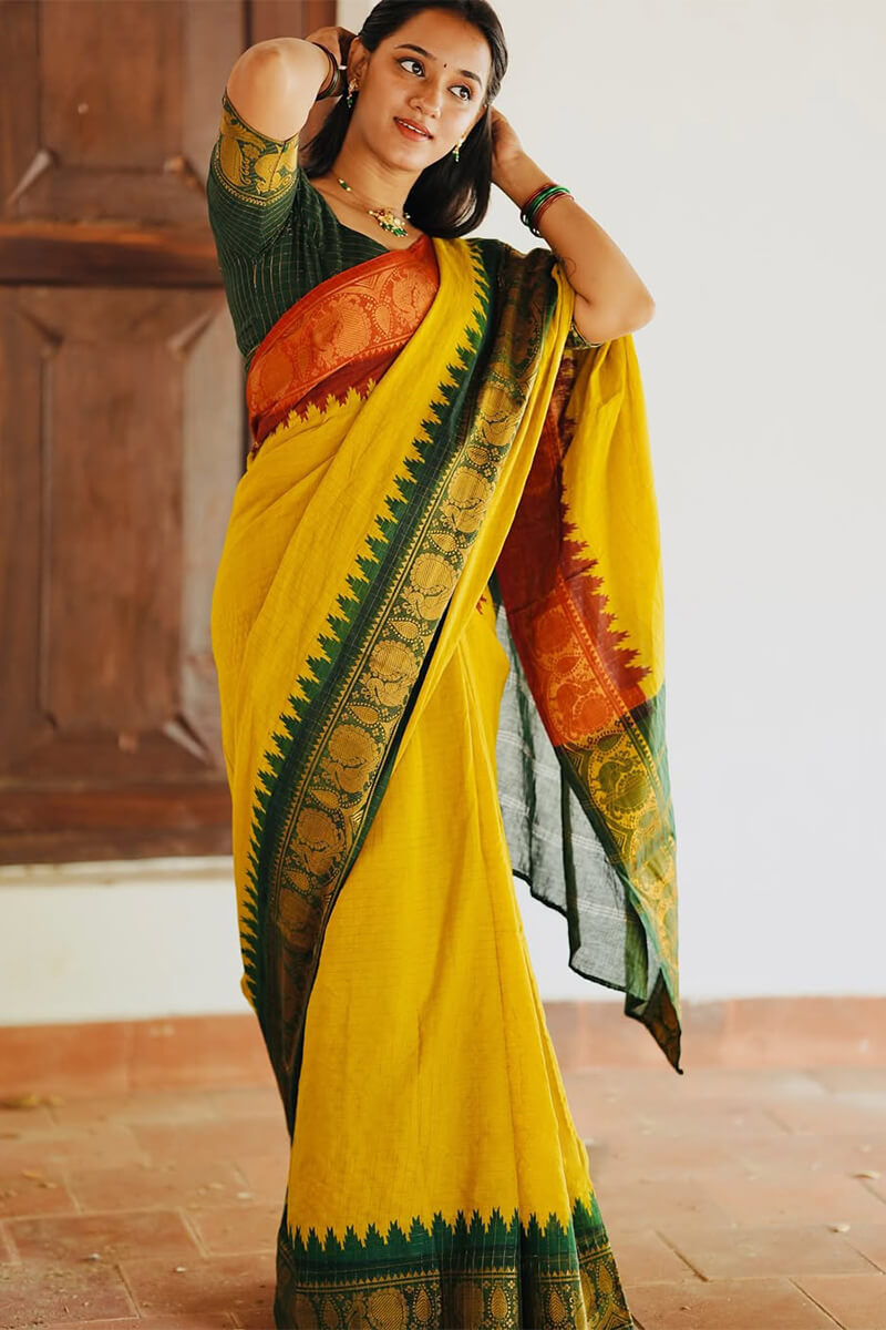 Super extravagant Yellow Soft Silk Saree With Scrupulous Blouse Piece