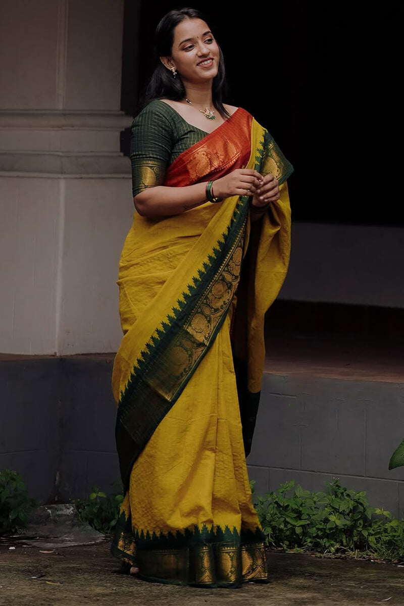 Super extravagant Yellow Soft Silk Saree With Scrupulous Blouse Piece