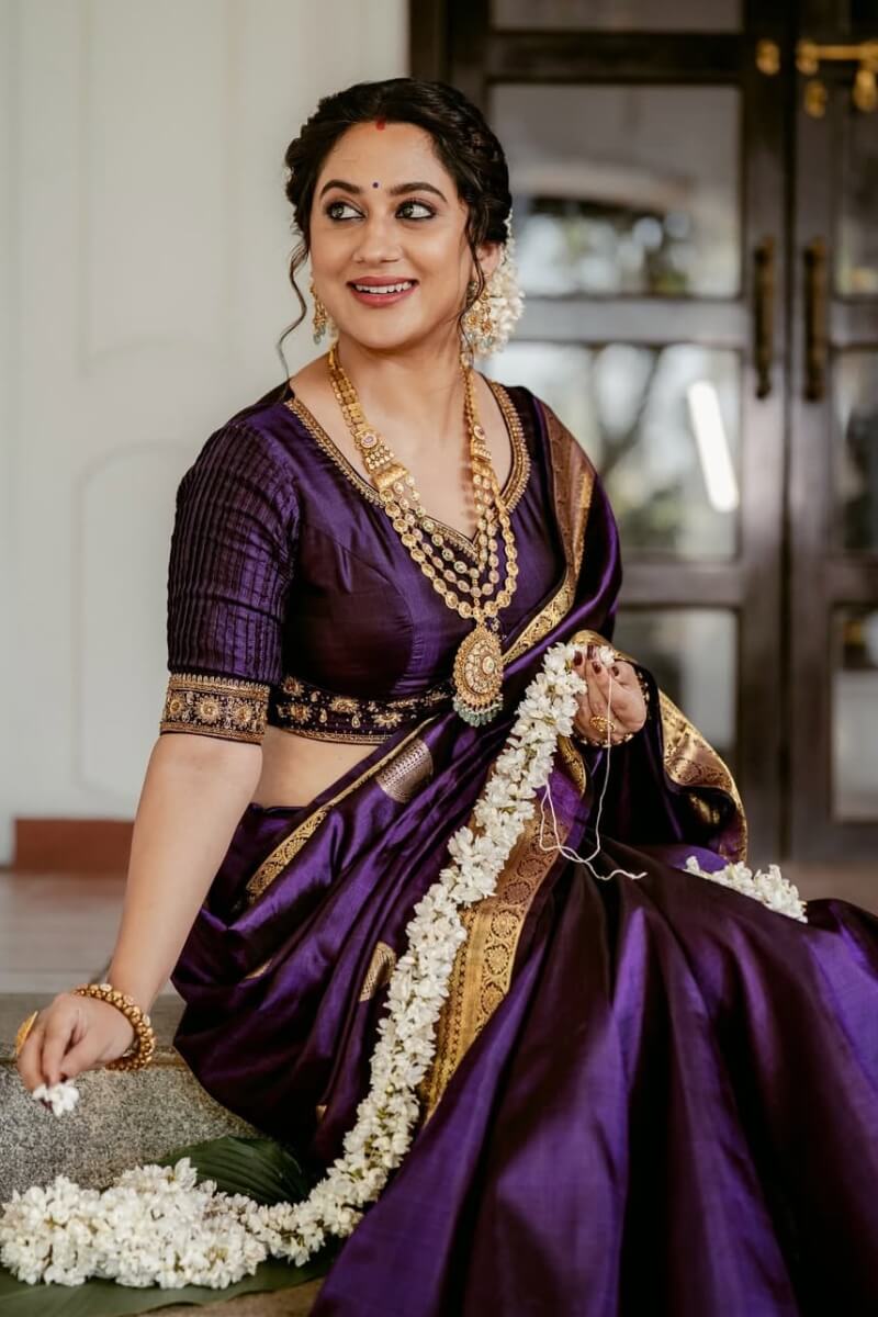 Evanescent Purple Soft Banarasi Silk Saree With Symmetrical Blouse Piece
