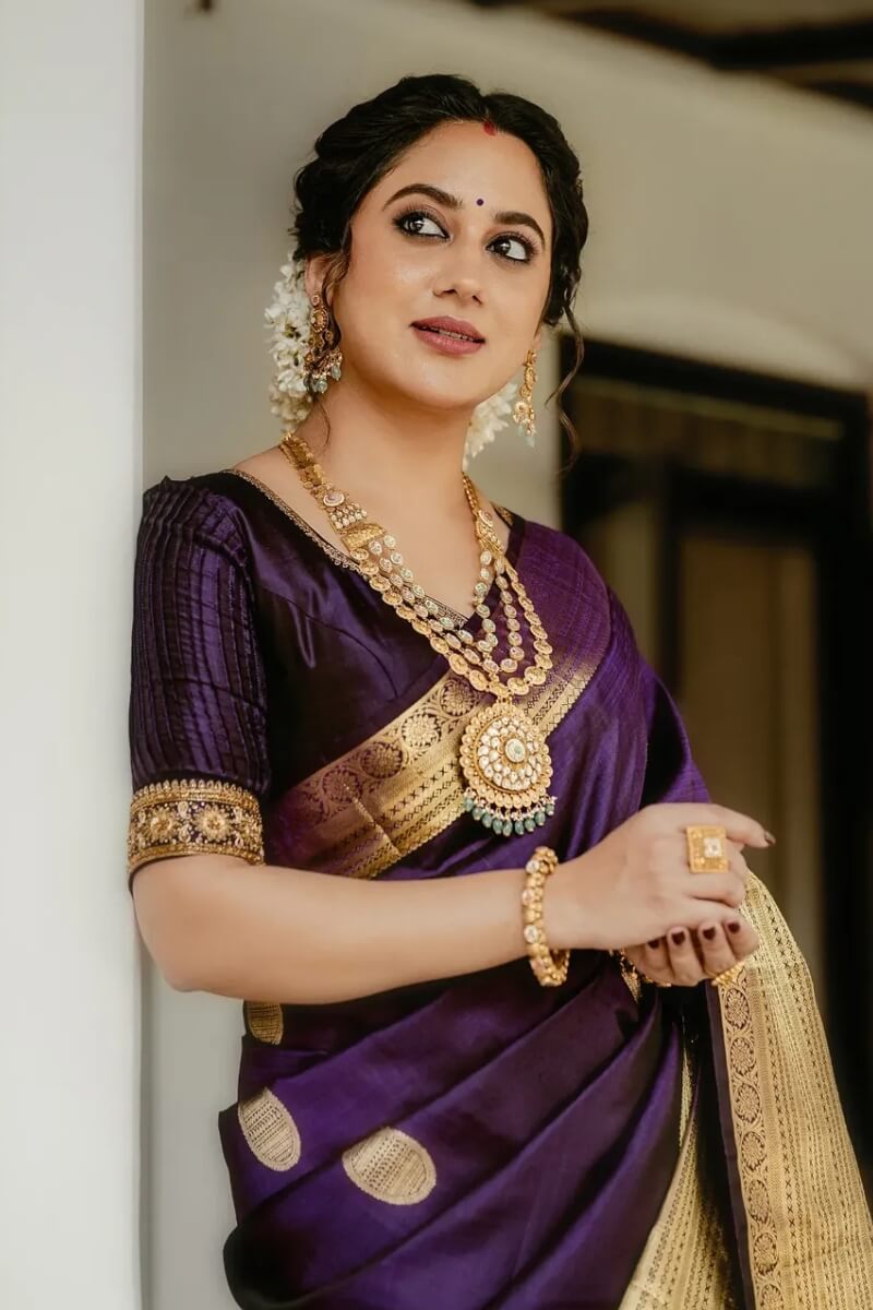 Evanescent Purple Soft Banarasi Silk Saree With Symmetrical Blouse Piece