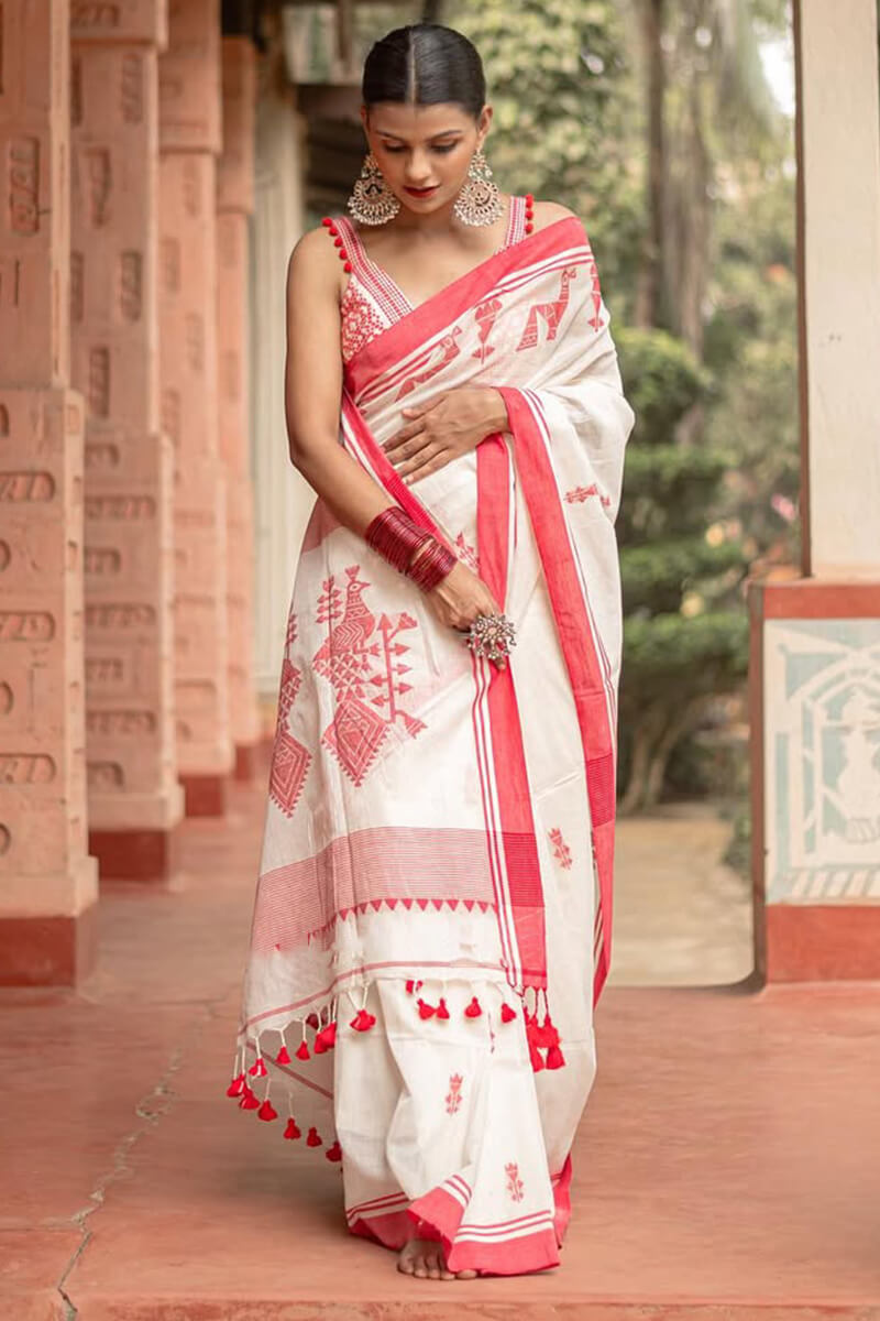 Jazzy Off White Cotton Silk Saree With Capricious Blouse Piece