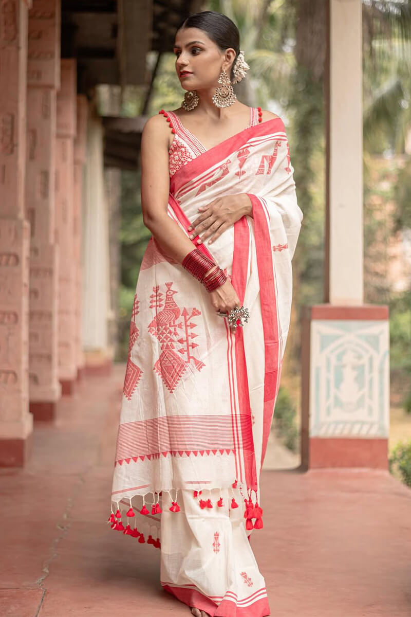 Jazzy Off White Cotton Silk Saree With Capricious Blouse Piece