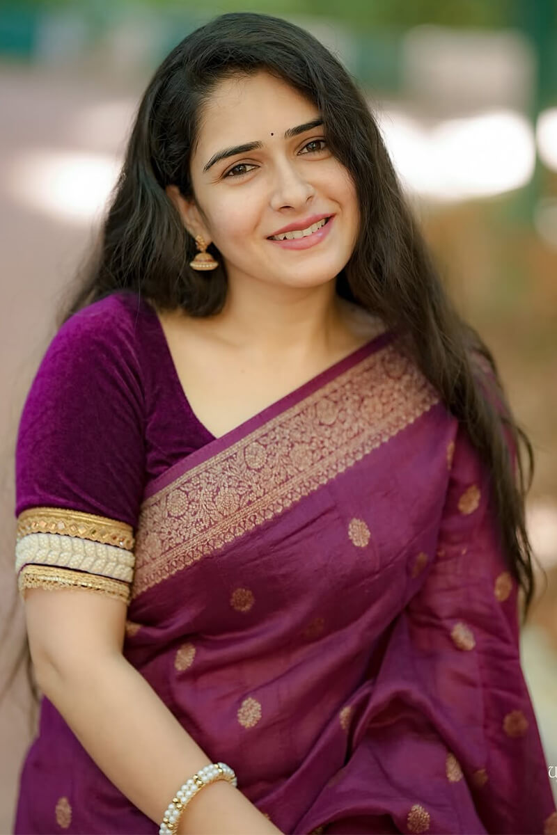 Beguiling Wine Soft Silk Saree With Divine Blouse Piece
