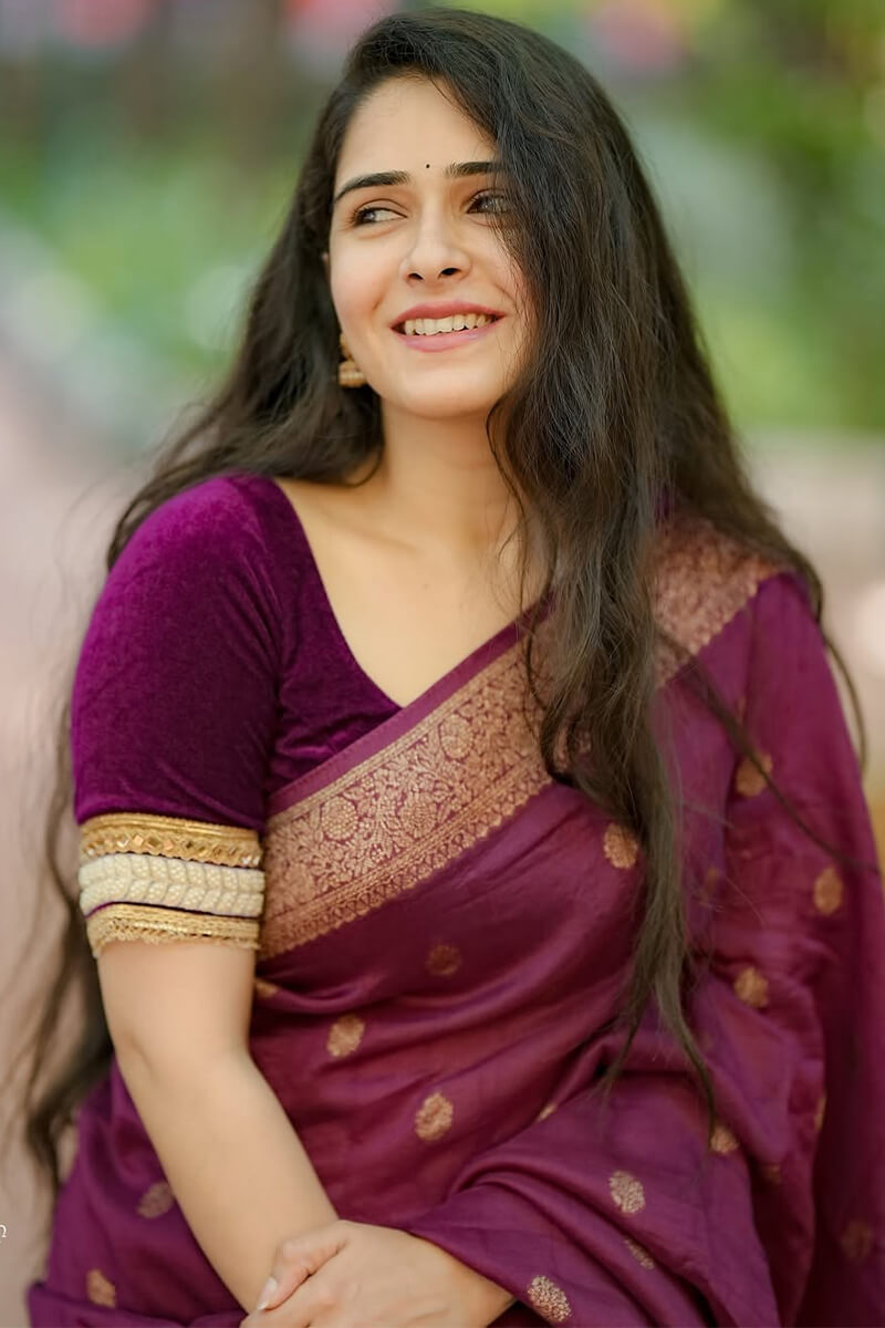Beguiling Wine Soft Silk Saree With Divine Blouse Piece
