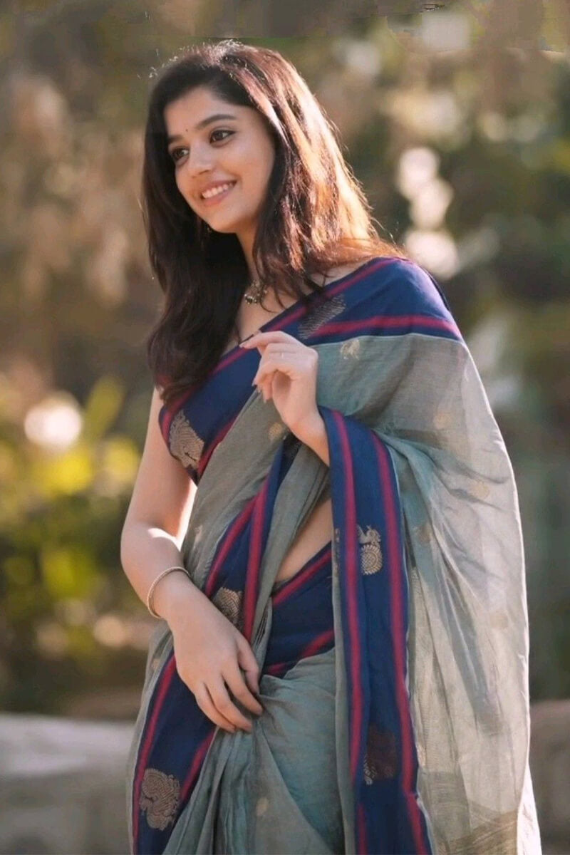 Flameboyant Grey Cotton Silk Saree With Imaginative Blouse Piece