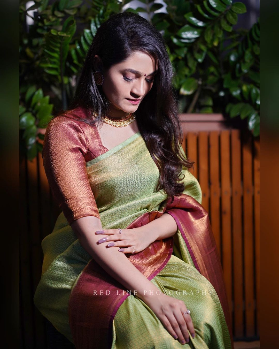 Allure Green Soft Banarasi Silk Saree With Classic Blouse Piece