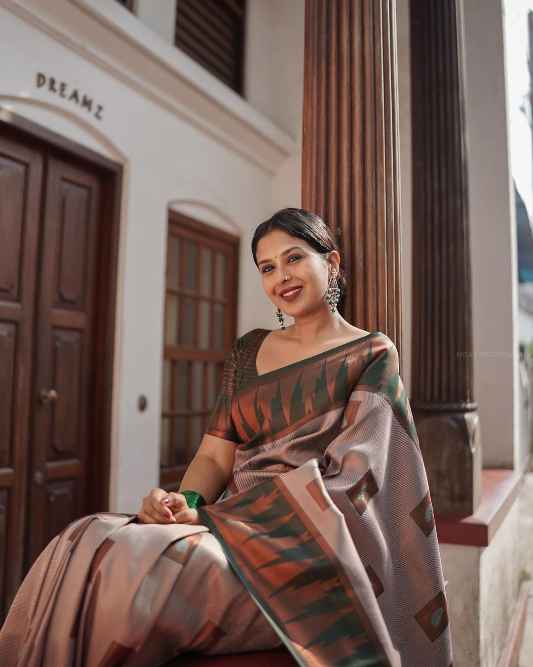 Symmetrical Grey Soft Silk Saree With Panoply Blouse Piece