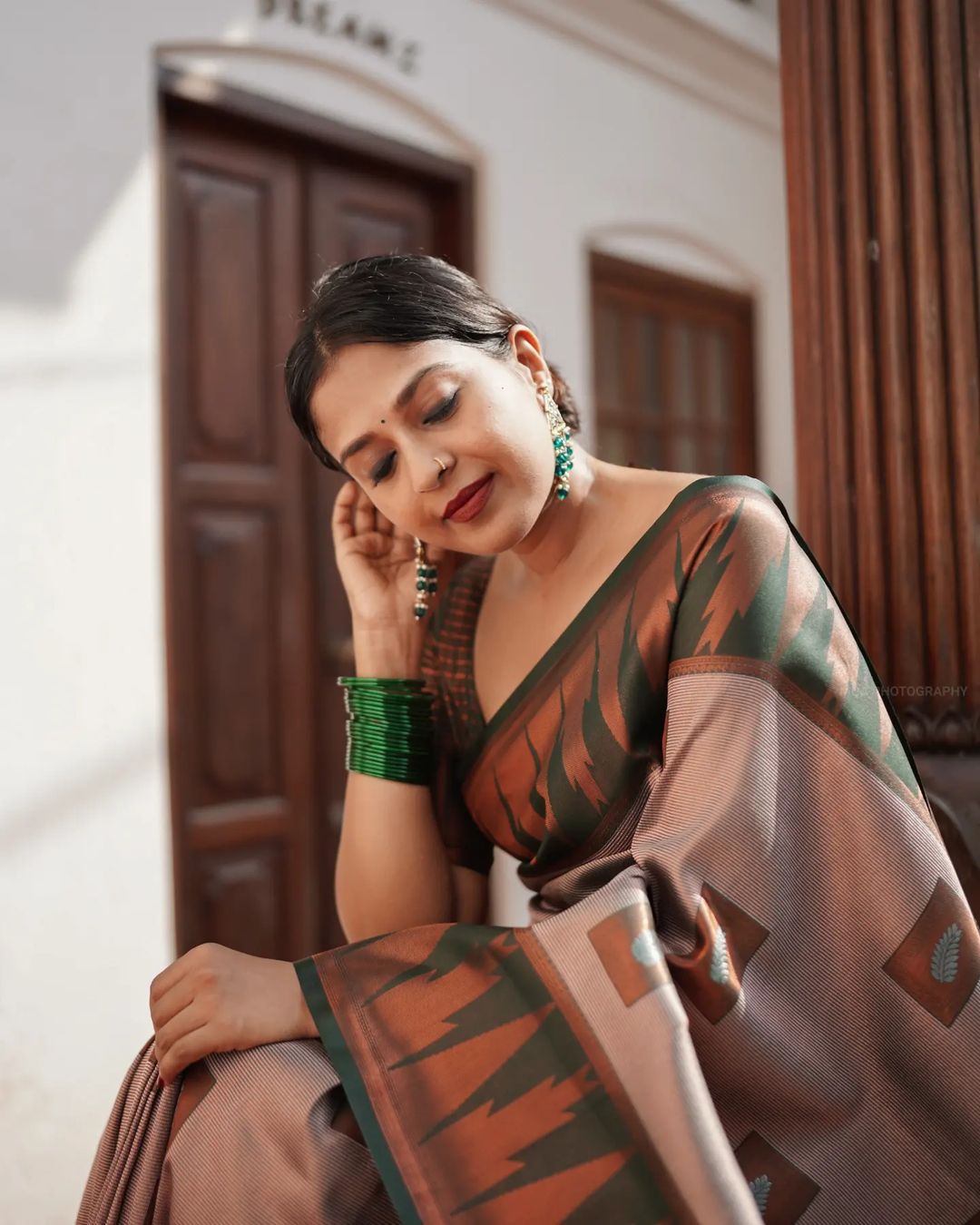 Symmetrical Grey Soft Silk Saree With Panoply Blouse Piece