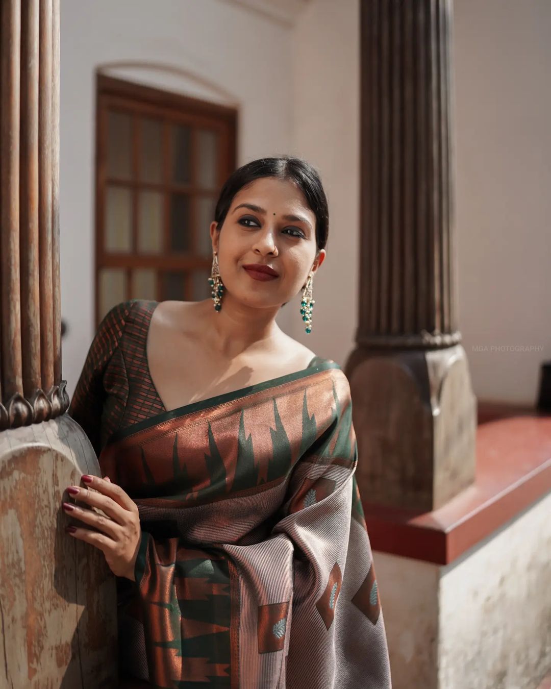 Symmetrical Grey Soft Silk Saree With Panoply Blouse Piece