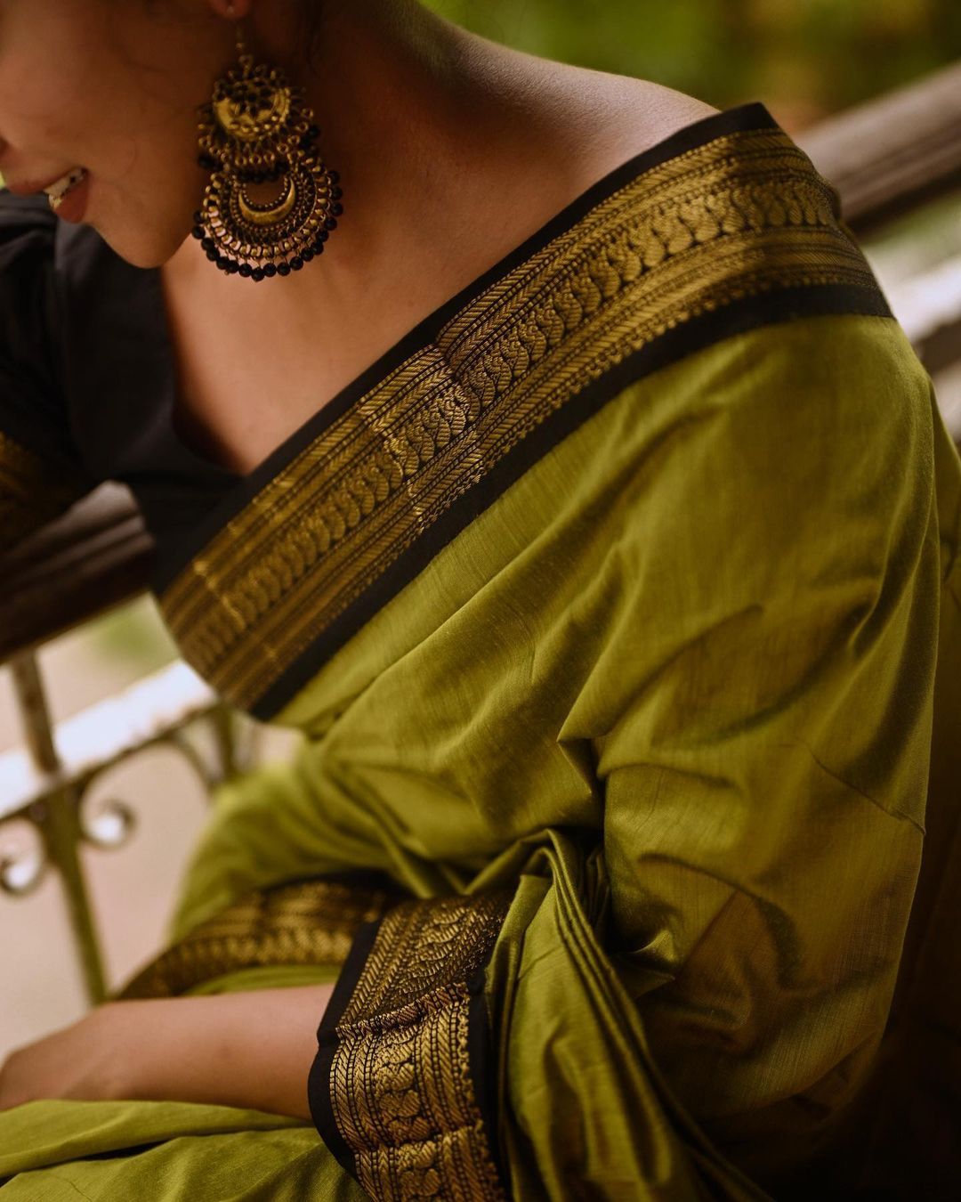 Woebegone Mehndi Soft Banarasi Silk Saree With Unequalled Blouse Piece