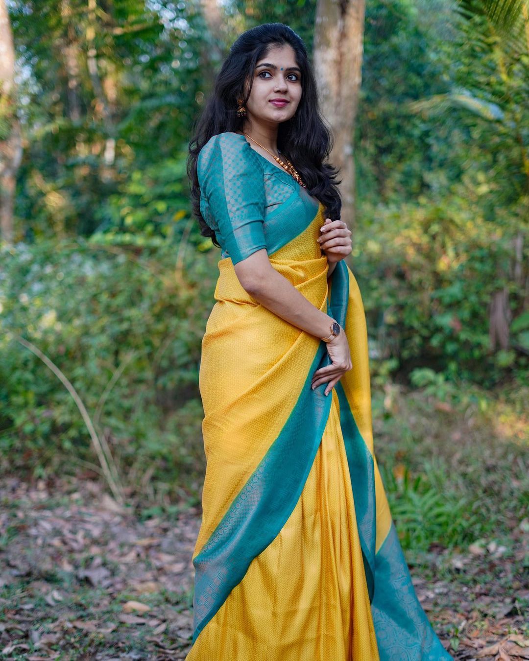 Surreptitious Yellow Soft Silk Saree With Fairytale Blouse Piece