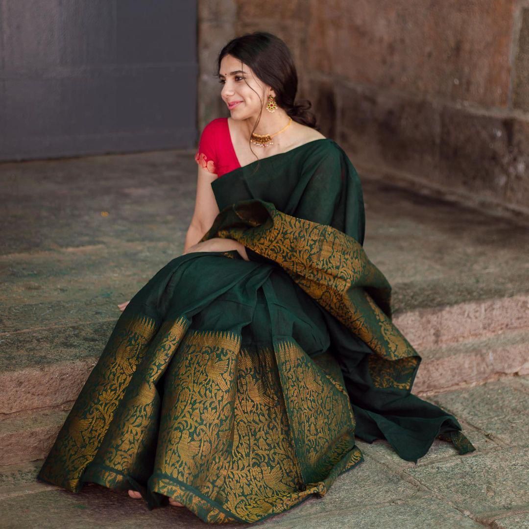 Opulent Green Soft Silk Saree With Gorgeous Blouse Piece