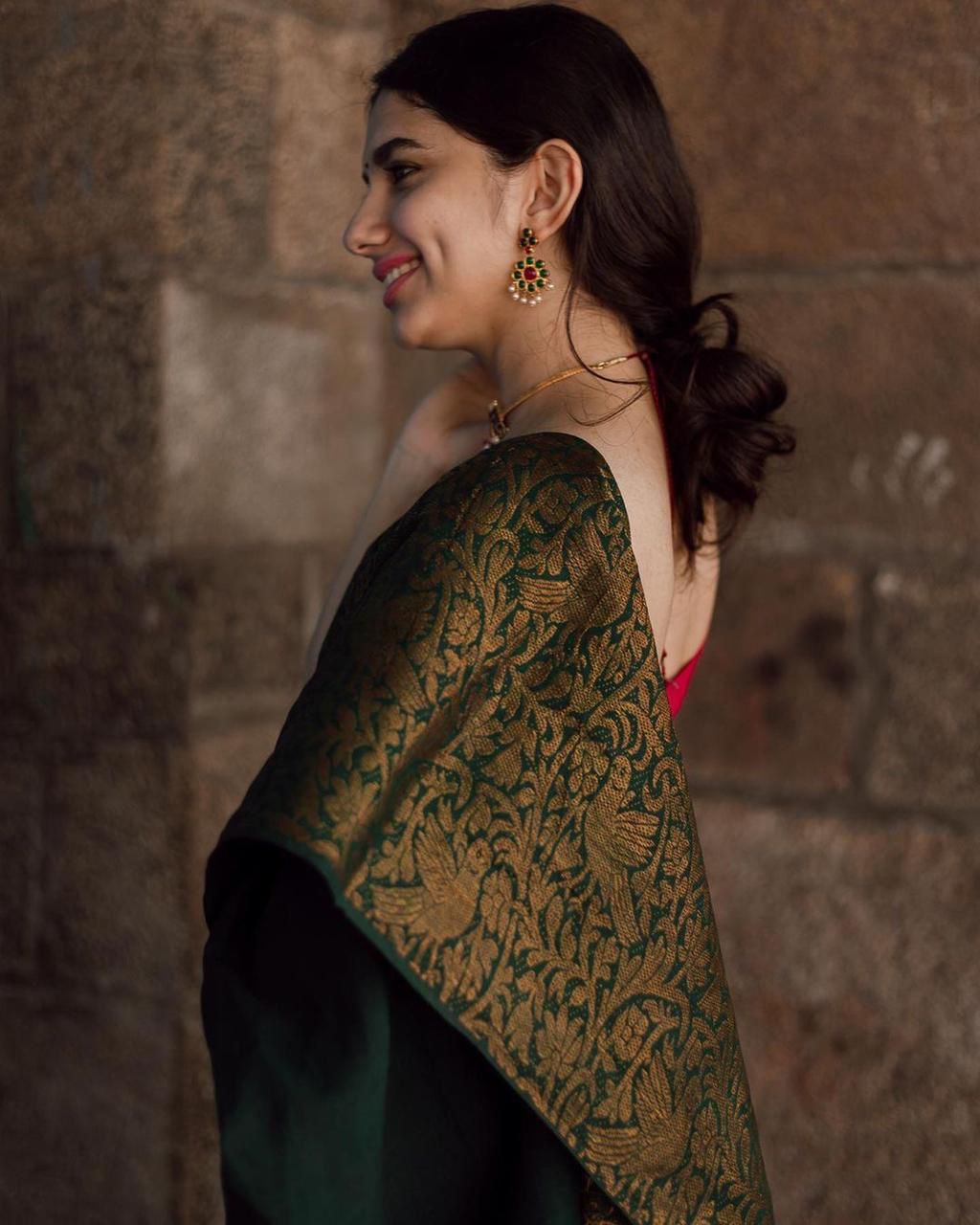 Opulent Green Soft Silk Saree With Gorgeous Blouse Piece