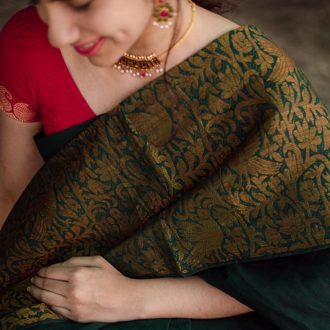 Opulent Green Soft Silk Saree With Gorgeous Blouse Piece