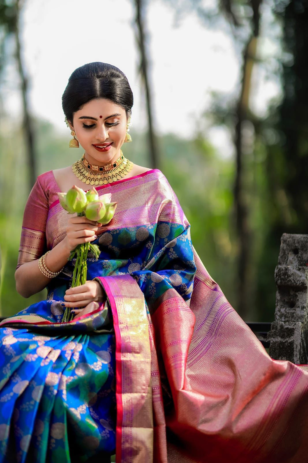 Delightful Blue Soft Banarasi Silk Saree With Pleasant Blouse Piece