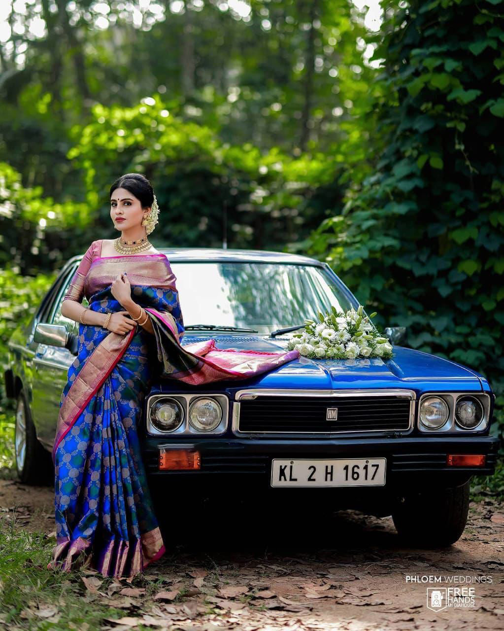 Delightful Blue Soft Banarasi Silk Saree With Pleasant Blouse Piece