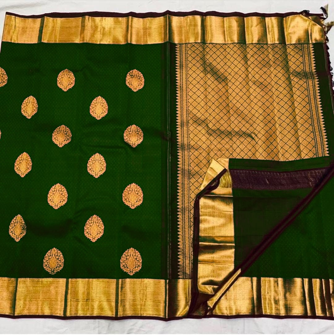 Enchanting Dark Green Soft Banarasi Silk Saree With Lissome Blouse Piece