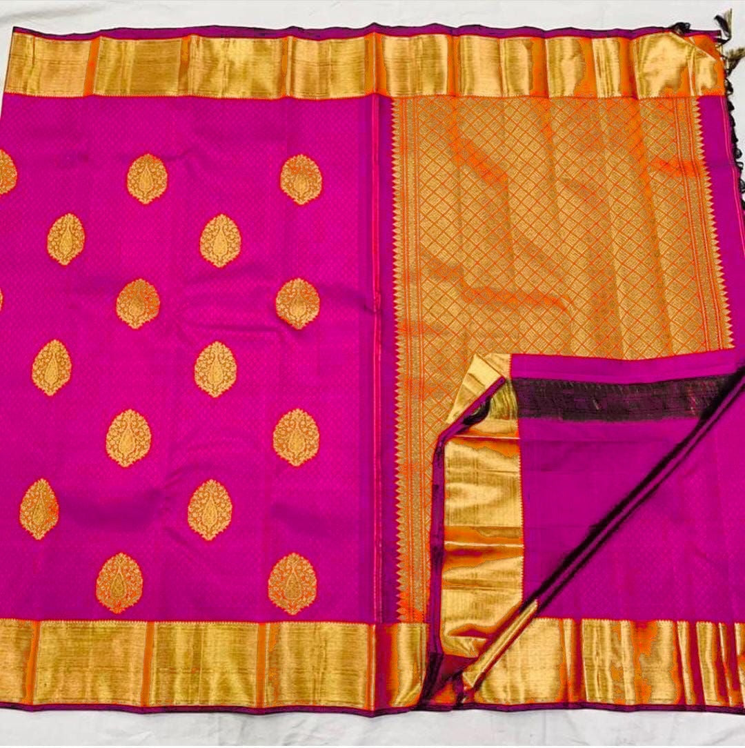 Elaborate Dark Pink Soft Banarasi Silk Saree With Lissome Blouse Piece