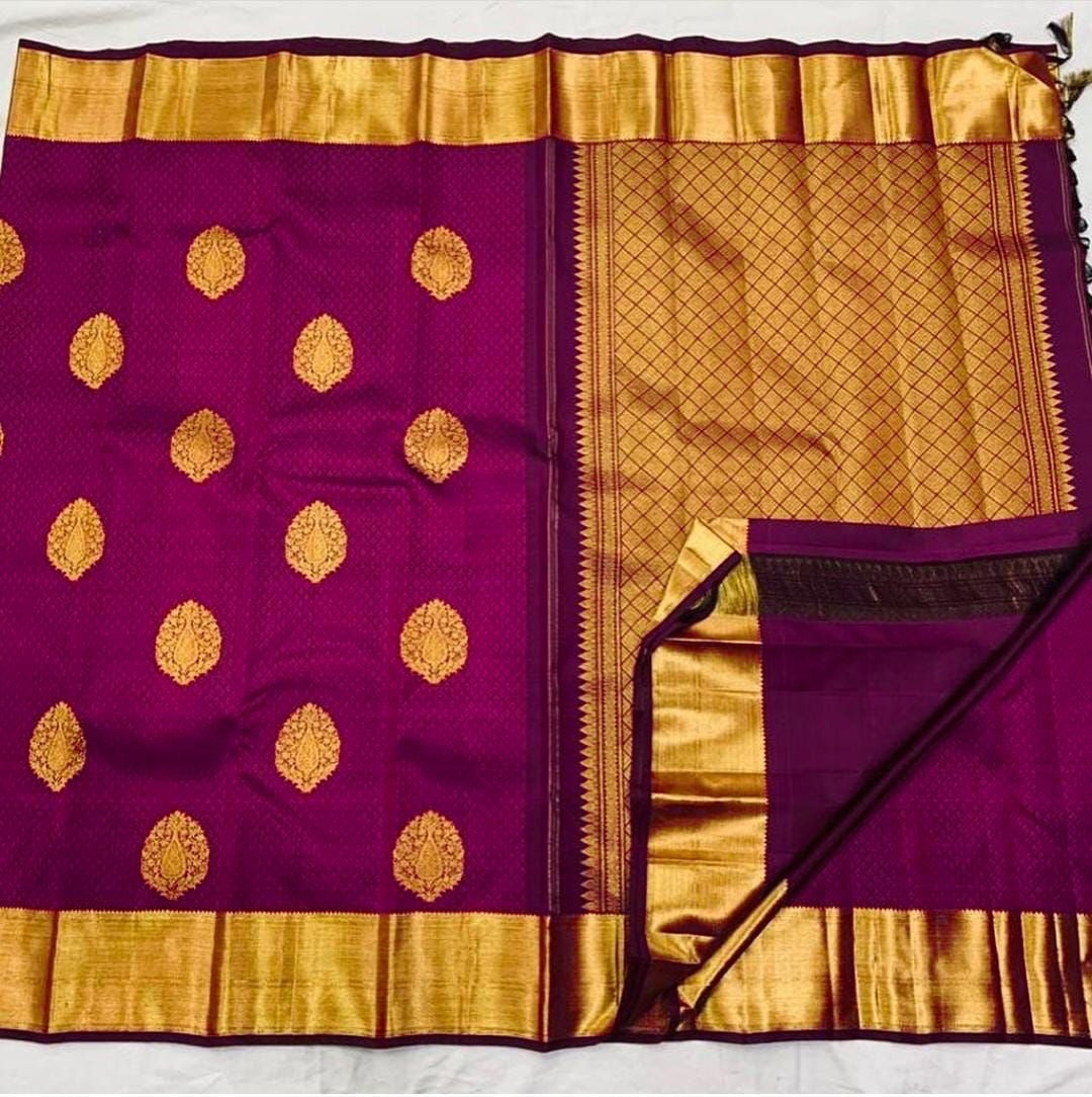 Artistic Magenta Soft Banarasi Silk Saree With Lissome Blouse Piece