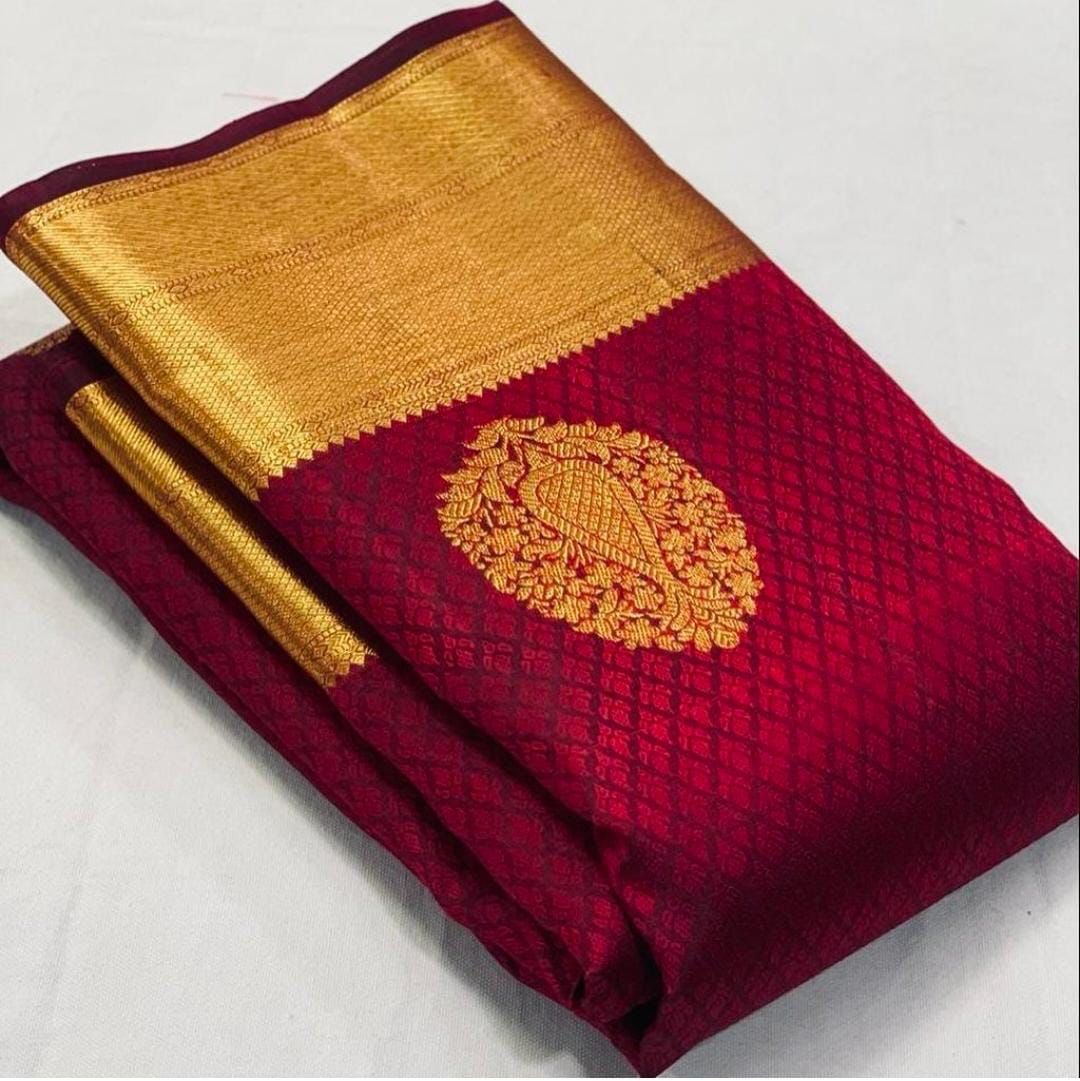 Angelic Maroon Soft Banarasi Silk Saree With Lissome Blouse Piece