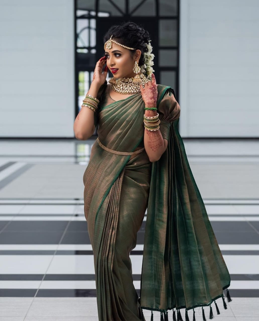 Magnificat Green Soft Silk Saree with Energetic Blouse Piece